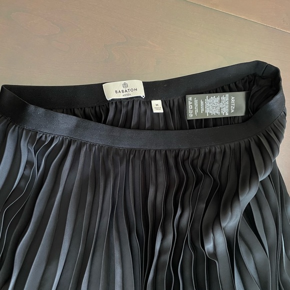 Aritzia Babaton Black Pleated Skirt - Picture 3 of 5